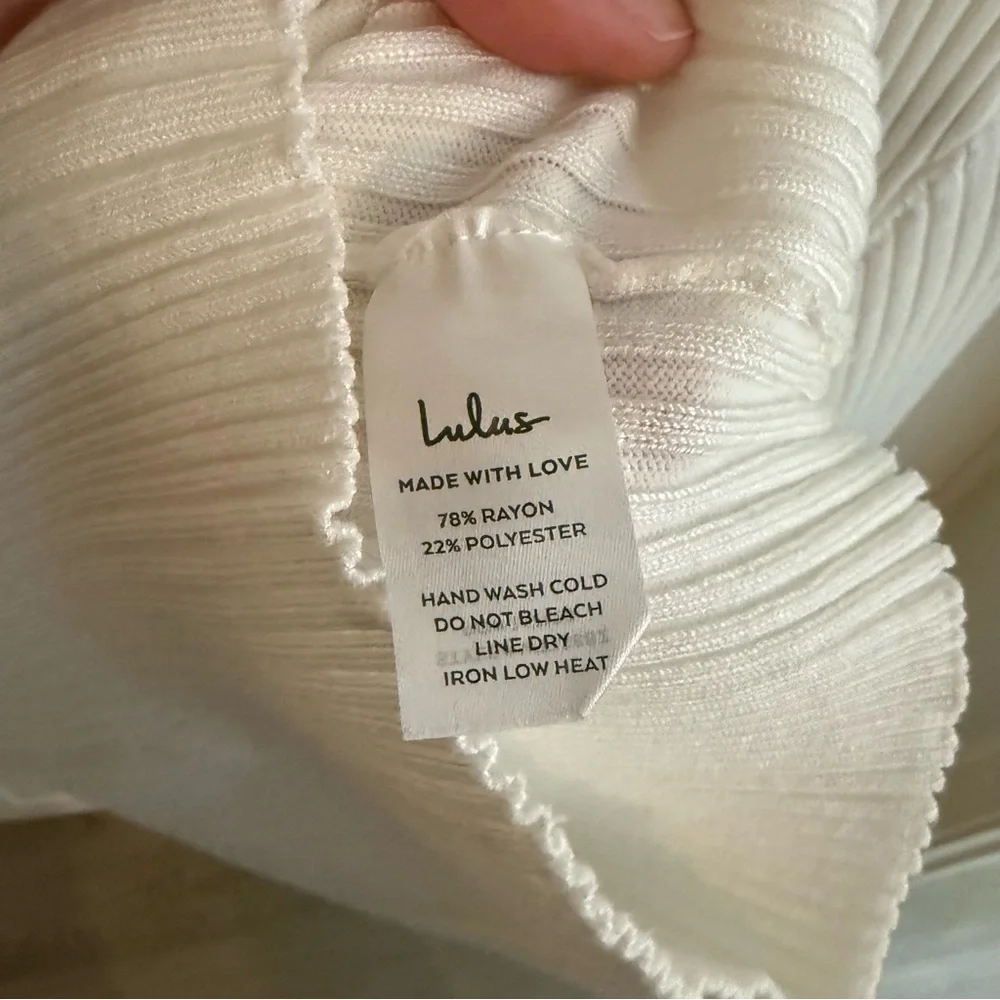 NWOT Lulus Subtle Sensation White Ribbed V-neck Sweater Top - Size M - Picture 4 of 8